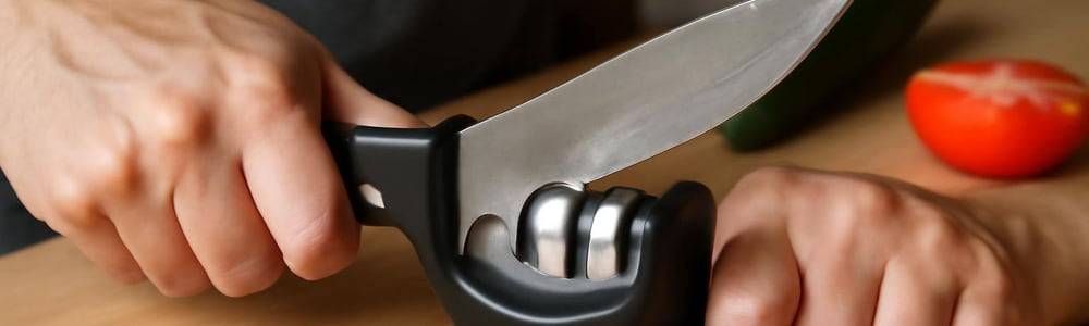 אינפוגרפיקה המציגה יתרונות השחזה ביתית: בטיחות, יעילות וחיסכון