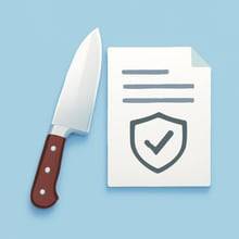 סכין שף איכותית מוצגת על רקע עץ עם טקסט המדגיש יתרונות רכישה מחנות מתמחה